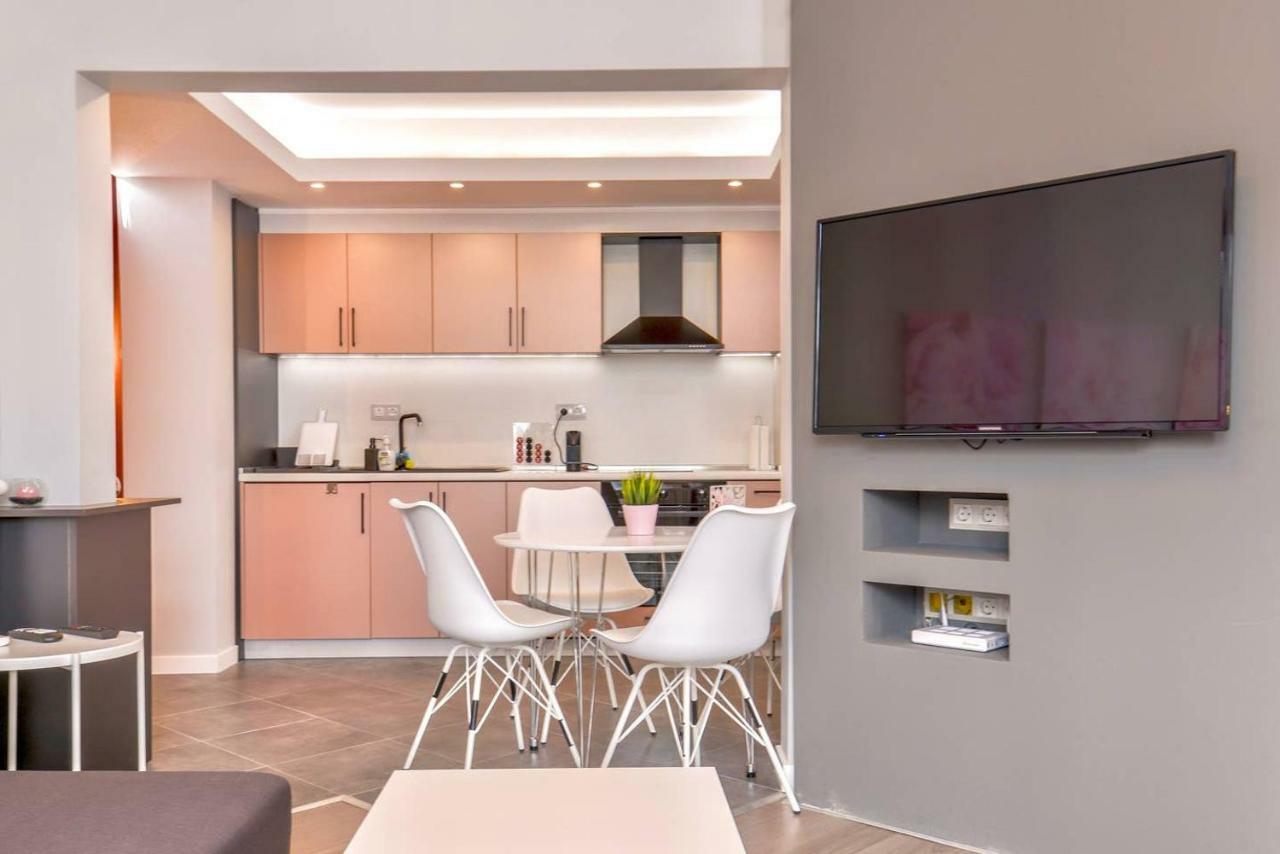 Rose One Bedroom Designer Apartment In City Centre By Flat Mаnager Sofia Exterior foto